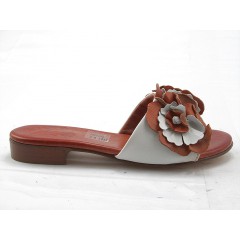 450024-Sabot aperto con fiore in pelle bianco+cuoio