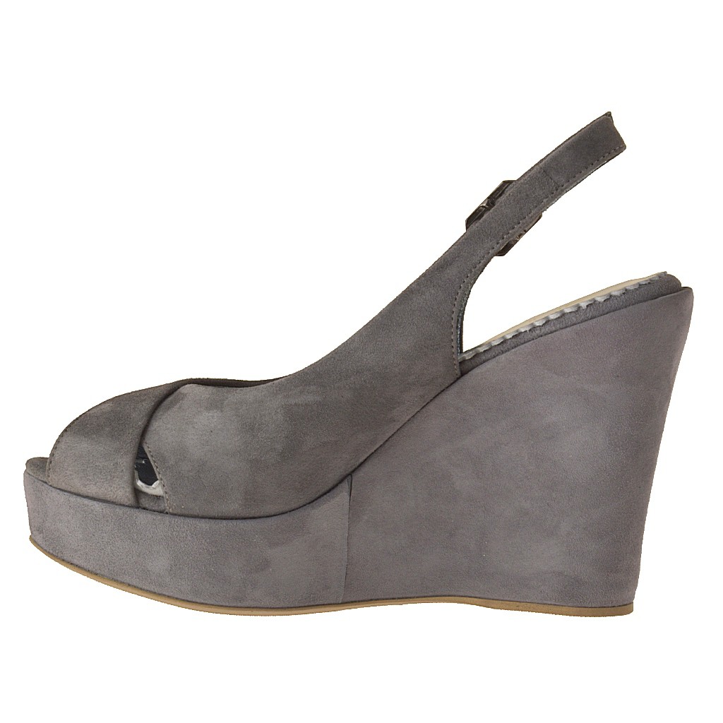 Small or large Comfortable wedge sandal in grey suede - Ghigocalzature