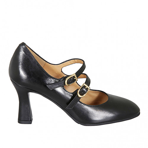 Woman's pump with straps in black...