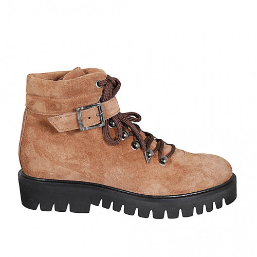 Botin para mujer con cordones y hebilla en gamuza cognac tacon 4 - Tallas disponibles:  43, 44, 45