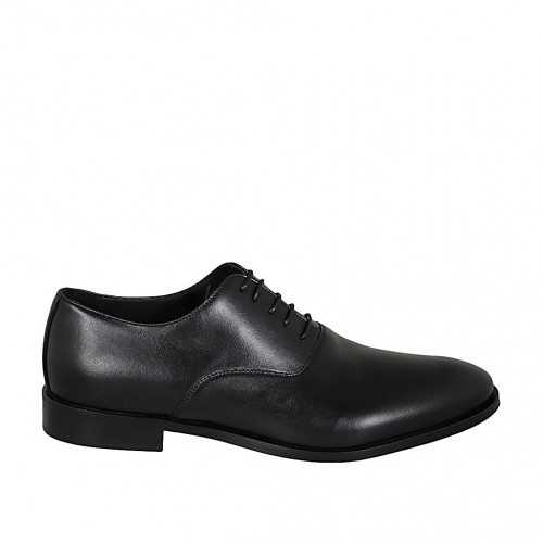 Men's laced Oxford shoe in black leather