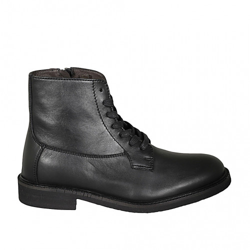 Man's laced ankle boot with zipper in...