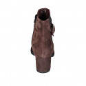 Botines para mujer con plantilla extraible, hebilla, elastico y cremallera en gamuza marron tacon 6 - Tallas disponibles:  43