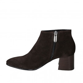 Woman's low ankle boot with... 2
