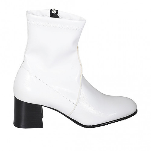 Woman's ankle boot in white elastic...