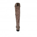 Stivale da donna in camoscio ed elasticizzato taupe con mezza cerniera tacco 3 - Misure disponibili: 34, 47