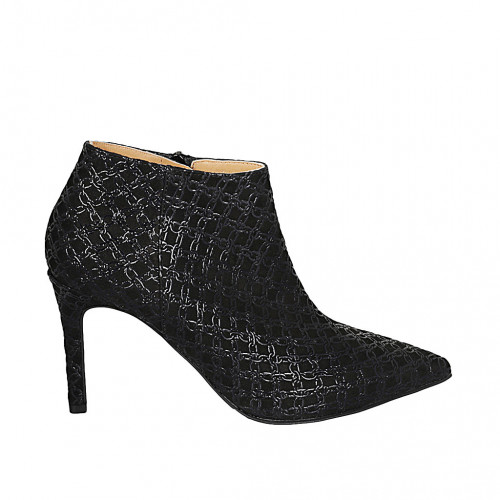 Woman's ankle boot with zipper in...
