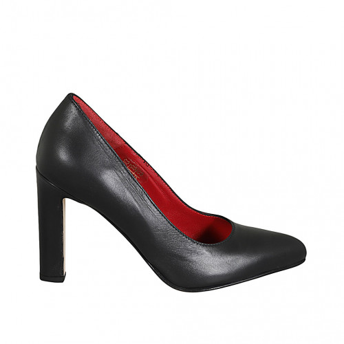 Woman's pointy pump in black leather with wide heel 9 - Available sizes:  32