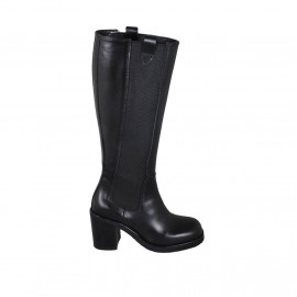 Woman's boot with elastic bands and squared tip in black leather heel 8 - Available sizes: 32, 43