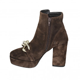 Botin para mujer con plataforma, cremallera y cadena en gamuza marron tacon 9 - Tallas disponibles:  32, 43 2