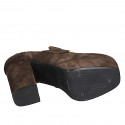 Mocasino para mujer con plataforma y cadena en gamuza marron tacon 9 - Tallas disponibles:  42