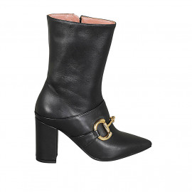 Woman's pointy ankle boot with zipper and accessory in black leather heel 8 - Available sizes: 32, 43
