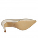 ﻿Woman's elegant pointy pump in platinum laminated leather heel 9 - Available sizes:  31, 34, 42, 43, 45