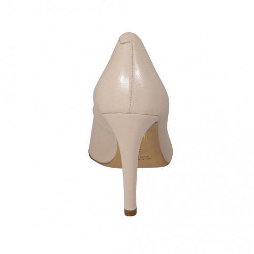 Zapato de salon puntiagudo en piel color desnudo tacon