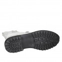 Botin para mujer modelo combate con cordones, puntera, hebilla y cremallera en piel blanca tacon 3 - Tallas disponibles:  42