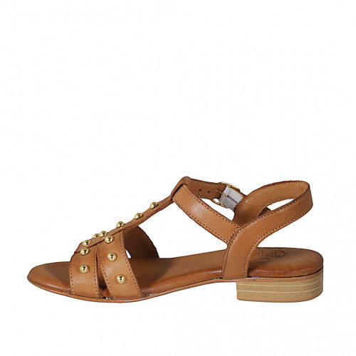 Damensandale mit Nieten und Riem aus cognacbraunem Leder Absatz 2