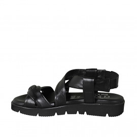 Woman's sandal in black... 2