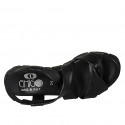 Sandalo da donna con elastico in pelle nera zeppa 2 - Misure disponibili: 32