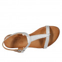 Sandalo da donna infradito in pelle laminata argento tacco 2 - Misure disponibili: 33, 43, 45