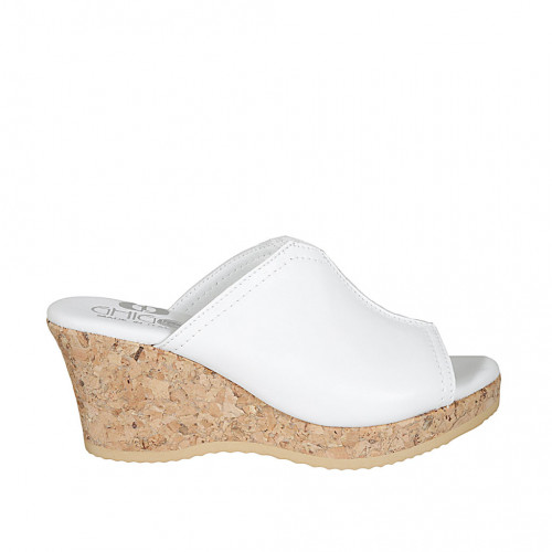 Mule pour femmes en cuir blanc avec plateforme et talon compensé 7 - Pointures disponibles:  42, 43