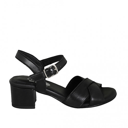 Sandalia para mujer con cinturon y bandas cruzadas en piel negra tacon 5 - Tallas disponibles:  42, 44