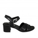 Sandale pour femmes avec courroie et bandes croisés en cuir noir talon 5 - Pointures disponibles:  42, 44