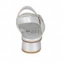 Sandale pour femmes en cuir lamé argent avec courroie et strass talon 3 - Pointures disponibles:  32