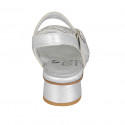 Sandalo da donna in pelle laminata argento con cinturino e strass tacco 3 - Misure disponibili: 32