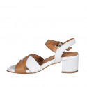 Sandalia para mujer con cinturon y hebilla en piel blanca y cognac tacon 5 - Tallas disponibles:  32, 42, 43, 44, 45