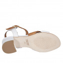 Sandalia para mujer con cinturon y hebilla en piel blanca y cognac tacon 5 - Tallas disponibles:  32, 42, 43, 44, 45