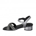 Sandalia con cinturon y estrás para mujer en piel laminada gris acero tacon 3 - Tallas disponibles:  33