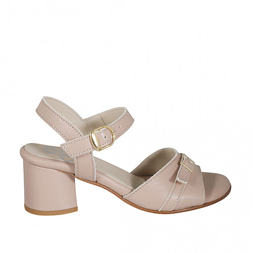 Woman's strap sandal with buckle in...