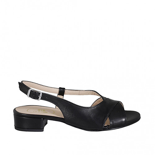 Sandal in black leather heel 2