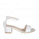 Chaussure ouverte pour femmes avec courroie en cuir blanc talon 5 - Pointures disponibles:  43, 44, 45