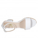 Chaussure ouverte pour femmes avec courroie en cuir blanc talon 5 - Pointures disponibles:  44, 45