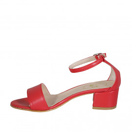 Chaussure ouverte pour femmes avec courroie à la cheville en cuir rouge talon 5 - Pointures disponibles:  42, 43, 44 2