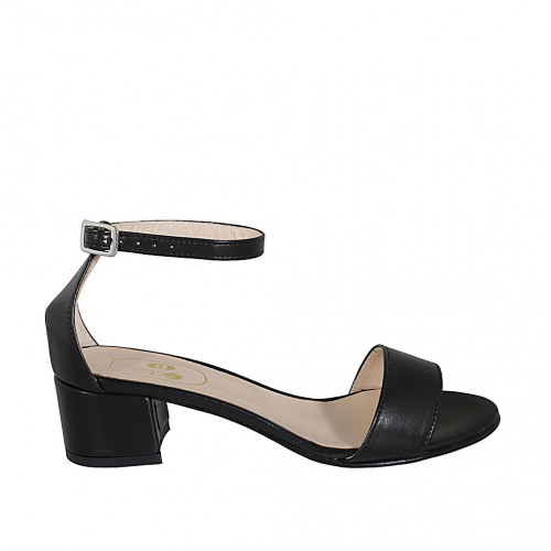 Chaussure ouverte pour femmes avec courroie à la cheville en cuir noir talon 5 - Pointures disponibles:  32, 42, 44