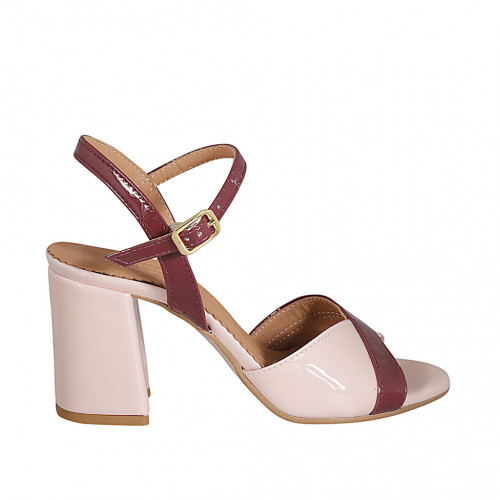 Woman's strap sandal in nude and...
