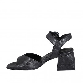 Woman's sandal in black... 2