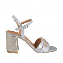 Sandalo da donna con cinturino in pelle laminata platino e argento tacco 7 - Misure disponibili: 31, 43, 44, 45, 46