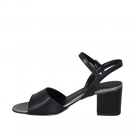 Woman's strap sandal in... 2