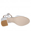 Sandalia para mujer en piel blanca con cinturon tacon 5 - Tallas disponibles:  43, 44, 46
