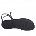 Sandalo infradito con cinturino incrociato in pelle nera e laminata argento tacco 1 - Misure disponibili: 32, 42, 44