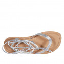 Sandalia de dedo estilo gladiador con cordones para mujer en piel laminada plateada tacon 1 - Tallas disponibles:  42