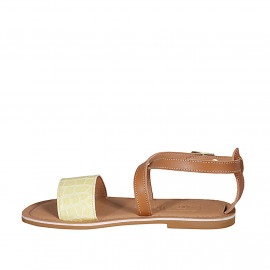 Sandale pour femmes avec courroie croisé en cuir cognac et cuir imprimé jaune talon 1 - Pointures disponibles:  32 2