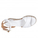 Sandale pour femmes avec courroie et plateforme en cuir blanc avec talon compensé tressé 7 - Pointures disponibles:  42, 43