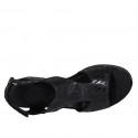 Sandalo da donna con velcro in tessuto stampato nero zeppa 7 - Misure disponibili: 42, 43, 44