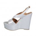 Sandalo da donna in pelle stampata laminata argento con plateau e zeppa 12 - Misure disponibili: 31, 33, 43
