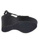 Sandalia para mujer en piel imprimida laminada negra con plataforma y cuña 12 - Tallas disponibles:  31, 32, 43