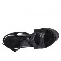 Sandale pour femmes en cuir imprimé lamé noir avec courroie, platforme et talon compensé 12 - Pointures disponibles:  31, 43